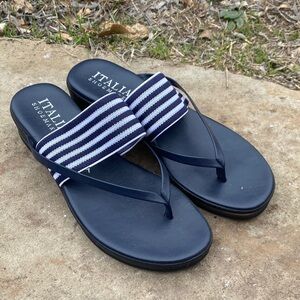 Italian Shoemakers wedge sandals size 7 blue stretch comfy casual travel beach